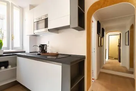 Giulia Luxury Roma
